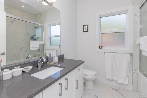 1953 Farleigh Way, Duncan, BC 