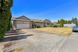 786 Cameo St  Saanich, BC V8X 4M4