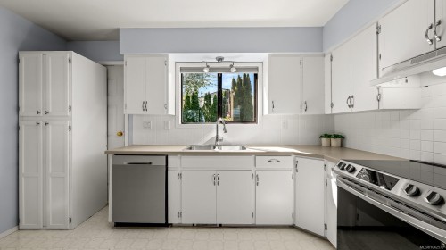 1068 Ruby Rd, Campbell River, BC 