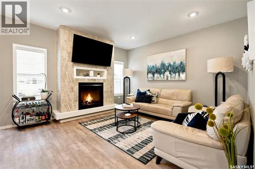 211 Dagnone Lane, Saskatoon, SK 