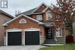 33 HILLPATH CRESCENT Brampton, ON L6Z 4T7