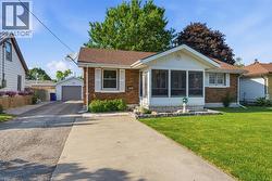 13 CANARY CRESCENT Wallaceburg, ON N8A 1A4