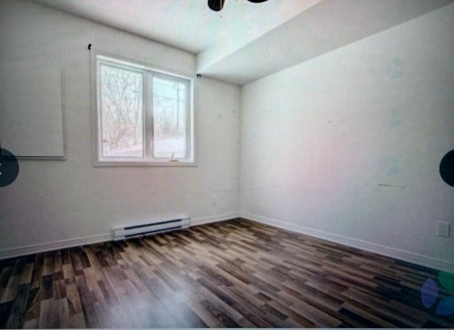 Chambre à coucher - 133 Rue Guy-Lafleur, Thurso, QC - Indoor Photo Showing Other Room