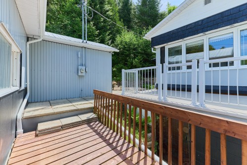 Terrasse - 80 Ch. Du Lac-St-Louis E., Saint-Zénon, QC - Outdoor With Deck Patio Veranda With Exterior