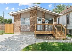 910 ST. LUKE Windsor, ON N9J 3J7