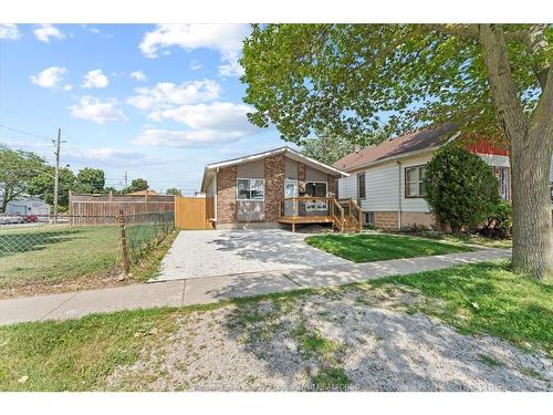 910 St. Luke, Windsor, ON 