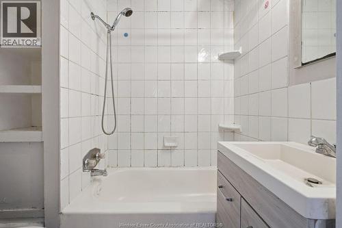 1596 College, Windsor, ON 