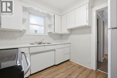 1596 College, Windsor, ON 