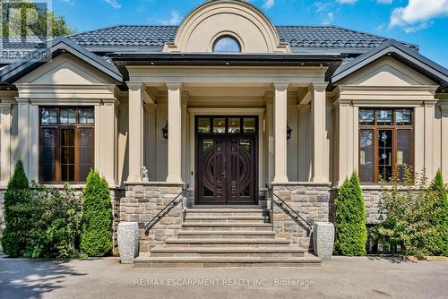 539 Old Poplar Row, Mississauga, ON - Outdoor With Facade