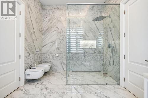 539 Old Poplar Row, Mississauga, ON - Indoor Photo Showing Bathroom