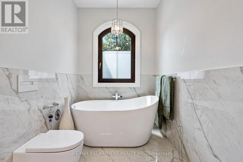 539 Old Poplar Row, Mississauga, ON - Indoor Photo Showing Bathroom