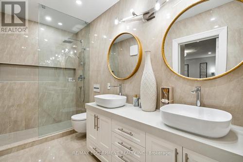 539 Old Poplar Row, Mississauga, ON - Indoor Photo Showing Bathroom