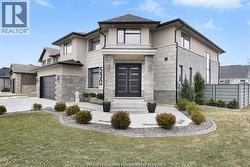 530 DONLON Lasalle, ON N9J 3Y3