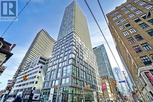 515 - 101 PETER STREET W  Toronto, ON M5V 0G6