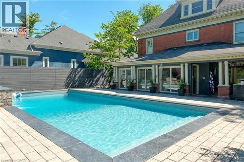 18 Brant Road N, Cambridge, ON 