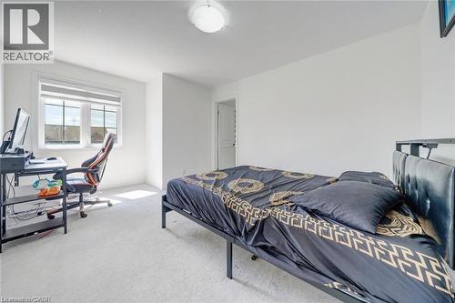 8077 Brookside Drive, Niagara Falls, ON - Indoor Photo Showing Bedroom