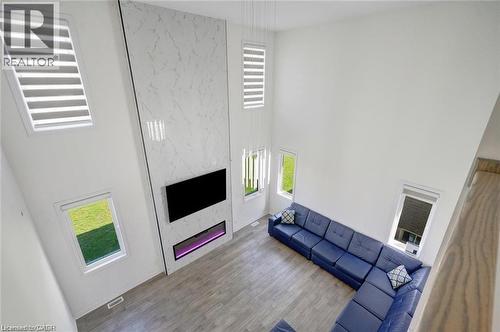 8077 Brookside Drive, Niagara Falls, ON - Indoor Photo Showing Other Room