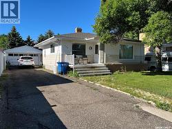 112 2nd AVENUE W  Gravelbourg, SK S0H 1X0