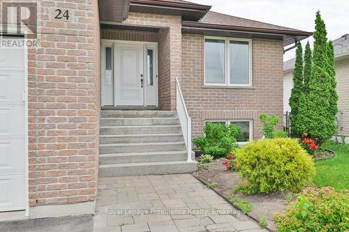 24 Freedom Crescent, Quinte West (Sidney Ward), ON 