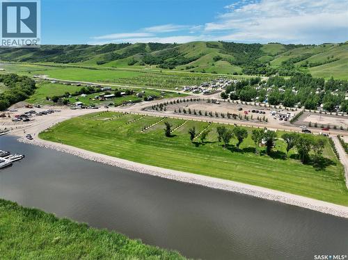 27 Oakley Lane, West End, SK 