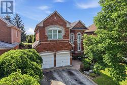 2013 ROSEMOUNT CRESCENT Oakville, ON L6M 3A5