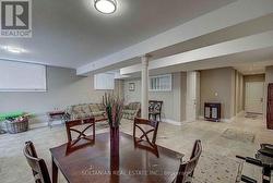 90 GRANDVIEW AVENUE Markham, ON L3T 1H4