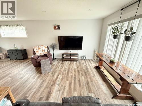 44 Mitchell Crescent, Weyburn, SK 