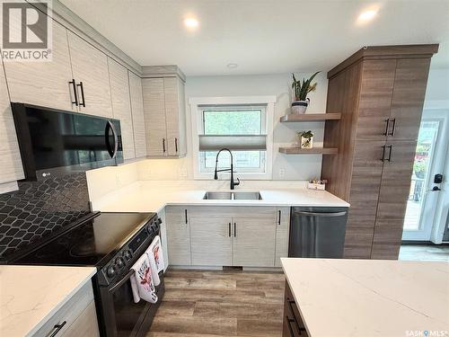44 Mitchell Crescent, Weyburn, SK 
