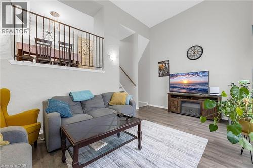 3 GLEN VISTA Drive  Hamilton, ON L8K 6L6