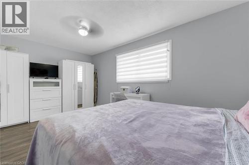 3 Glen Vista Drive, Hamilton, ON - Indoor Photo Showing Bedroom