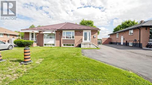 71 ADDINGTON CRESCENT  Brampton, ON L6T 2R4