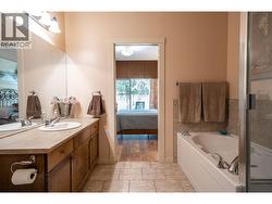 Ensuite for primary bedroom - 
