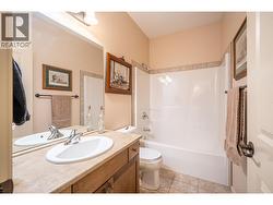 Bathroom on main floor - 