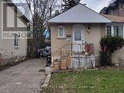46 MADAWASKA AVENUE Toronto, ON M2M 2P9