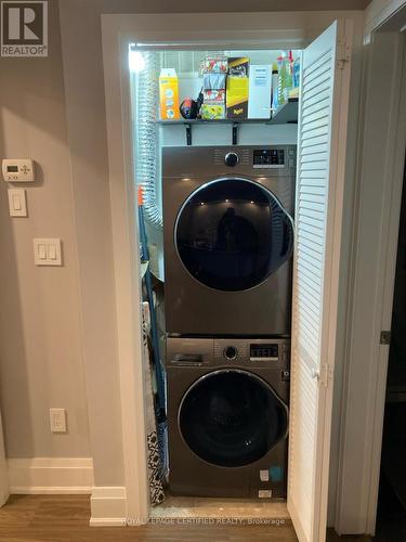 9 - 605 Shoreline Drive, Mississauga, ON - Indoor Photo Showing Laundry Room