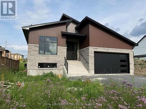 733 SQUIRREL HILL DRIVE  Kingston (City Northwest), ON K7P 0B2