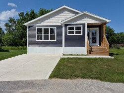 16 Briarwood Place Innisfil, ON L0L 1L0