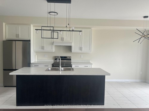 169 Vanilla Trail, Thorold, ON - Indoor Photo Showing Kitchen
