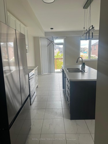 169 Vanilla Trail, Thorold, ON - Indoor Photo Showing Kitchen