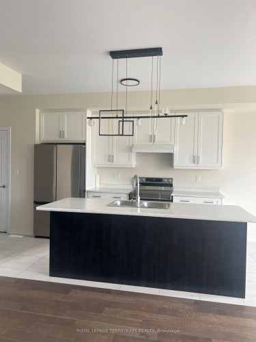 169 Vanilla Trail, Thorold, ON - Indoor Photo Showing Kitchen With Double Sink