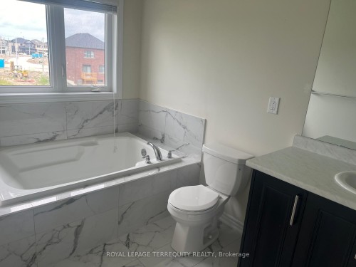 169 Vanilla Trail, Thorold, ON - Indoor Photo Showing Bathroom