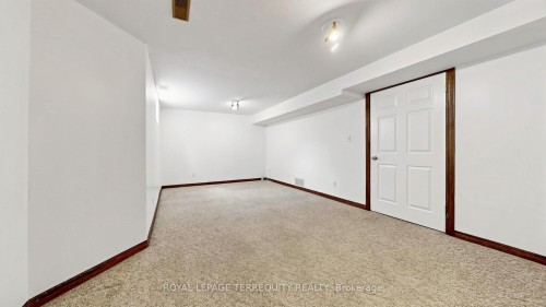2-700 Champlain Boulevard, Cambridge, ON 