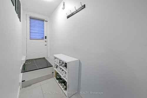 124-75 Turntable Crescent, Toronto, ON - 