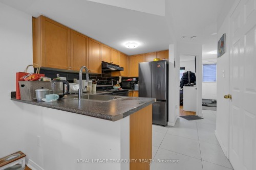 124-75 Turntable Crescent, Toronto, ON - Indoor Photo Showing Kitchen With Double Sink