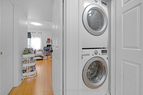 124-75 Turntable Crescent, Toronto, ON - Indoor Photo Showing Laundry Room