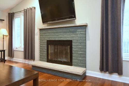 75 Josephine Drive, Hamilton, ON - Indoor Photo Showing Living Room With Fireplace