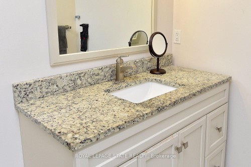 75 Josephine Drive, Hamilton, ON - Indoor Photo Showing Bathroom