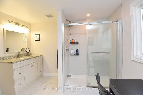 75 Josephine Drive, Hamilton, ON - Indoor Photo Showing Bathroom