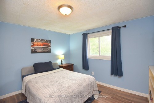 75 Josephine Drive, Hamilton, ON - Indoor Photo Showing Bedroom