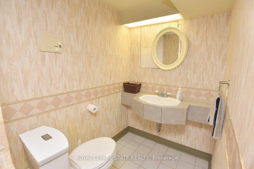 75 Josephine Drive, Hamilton, ON - Indoor Photo Showing Bathroom